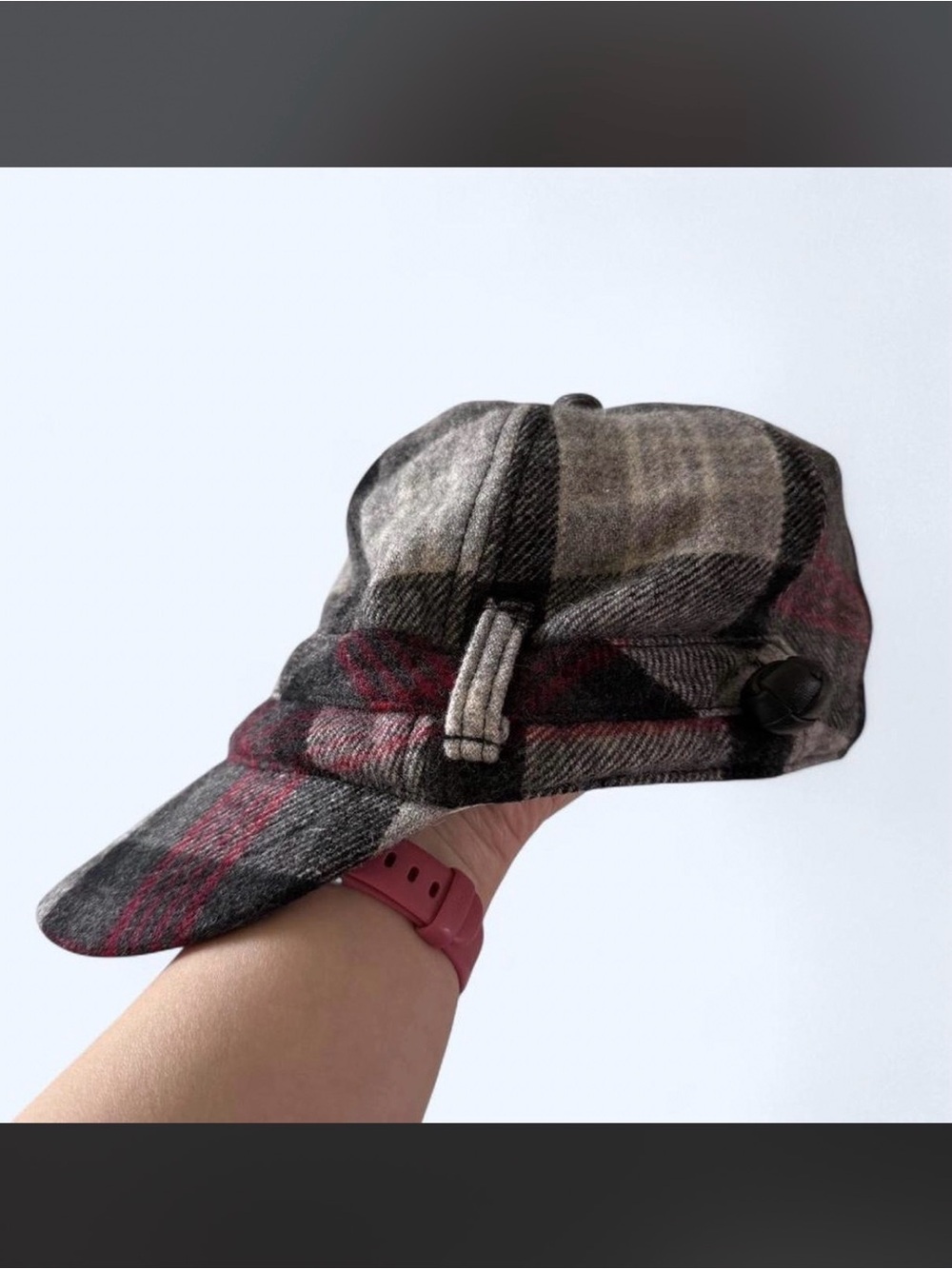 Triple Five Soul Plaid Newsboy Cap in Gray and Burgundy Size S